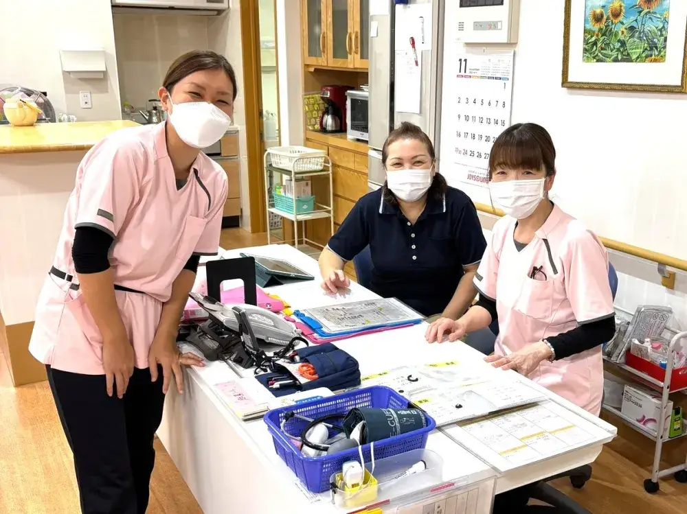一緒に働く仲間。頼りになる先輩が揃っています。
