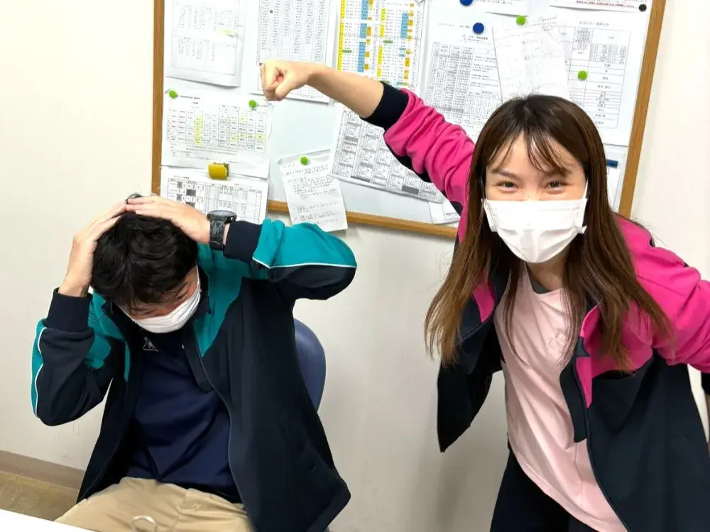 「コラッ！」と、こんな写真も撮っちゃうノリのいいメンバーです。