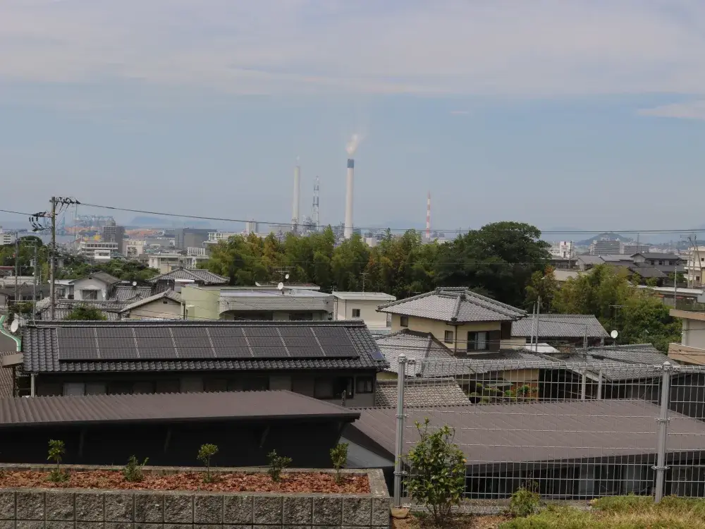 丘の上にあるので、いい景色なんです。