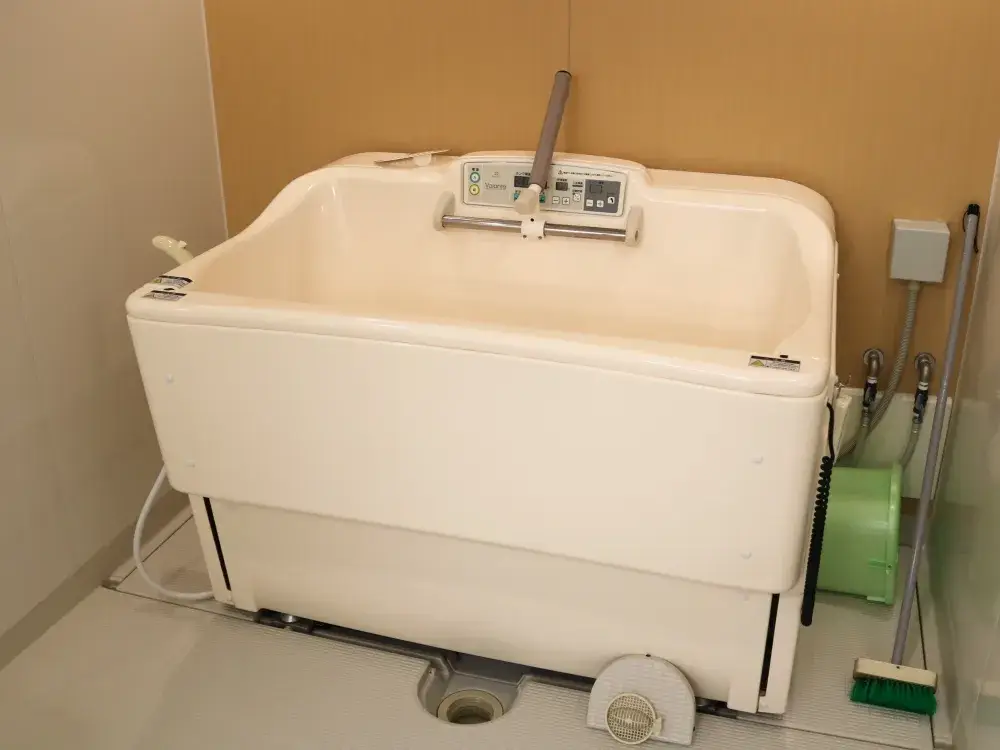 座った姿勢のまま入浴できるボランテがあるので安心です。